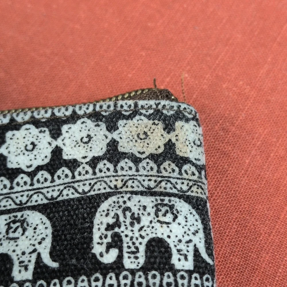 Jac & Annie Elephant Clutch - Picture 16 of 16